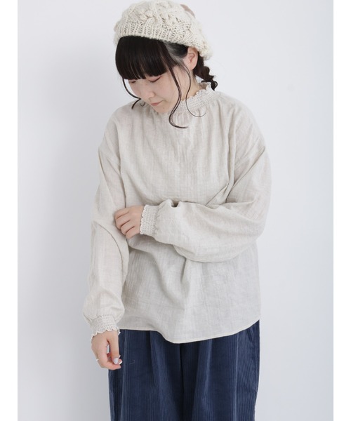 Samansa Mos2（サマンサ モスモス）の「襟シャーリングメローブラウス（シャツ/ブラウス・レディース・オフホワイト/ブルー/ブラック/ベージュ・ﾌﾘ-）」の8枚目の写真