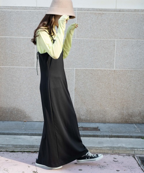 WEGO(ウィゴー)の「WEGO/スリット入りキャミワンピ(ワンピース・レディース・ブラック・FREE)」の4枚目の写真