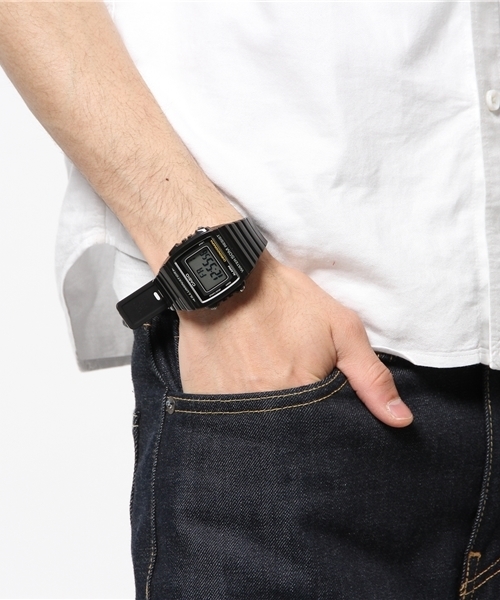 CASIO(カシオ)の「CASIO Digital color(アナログ腕時計・メンズ・ブラック/ネイビー/ホワイト/グレー・ONE)」の10枚目の写真