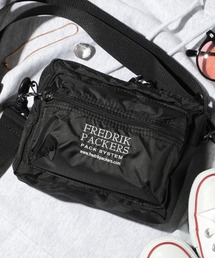 FREDRIK PACKERS(�t���h���b�N�p�b�J�[�Y)�́yFREDRIK PACKERS�zACCORD SHOULDER(�V�����_�[�o�b�O)