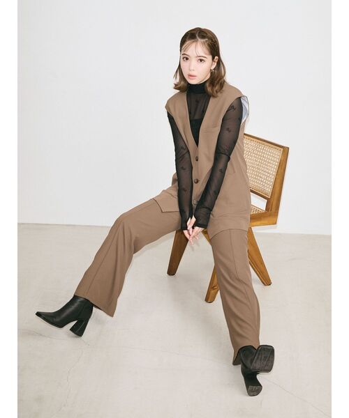 CALNAMUR(カルナムール)の「Vネックロングベスト(ベスト・レディース・グレー/ブラウン・FREE)」の6枚目の写真