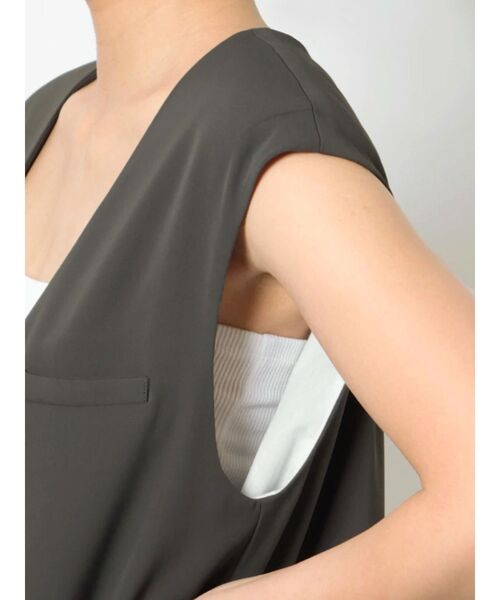 CALNAMUR(カルナムール)の「Vネックロングベスト(ベスト・レディース・グレー/ブラウン・FREE)」の4枚目の写真