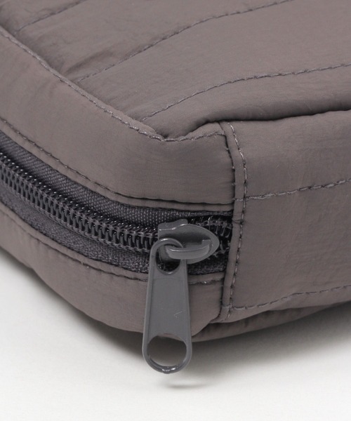 LAKOLE(ラコレ)の「キルティングスクエアポーチ(S) / 178266(ポーチ・レディース・グレー/ブラック/ホワイト/ベージュ・FREE)」の7枚目の写真