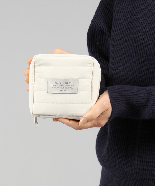 LAKOLE(ラコレ)の「キルティングスクエアポーチ(S) / 178266(ポーチ・レディース・グレー/ブラック/ホワイト/ベージュ・FREE)」の21枚目の写真