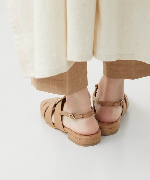 かかとストラップグルカサンダル