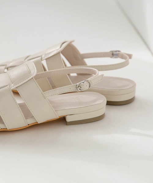 かかとストラップグルカサンダル