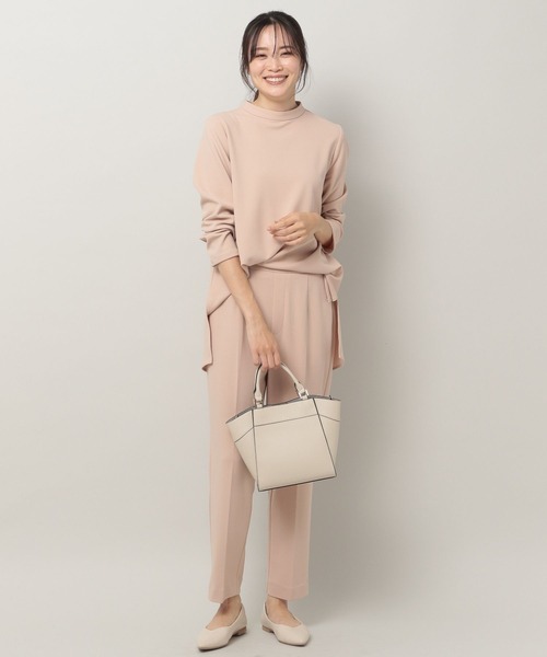 Elura(エルーラ)の「ラクに着るセレモニーモックチュニック(Tシャツ/カットソー・レディース・ブラック/ピンクベージュ/ネイビー・SMALL/MEDIUM/LARGE)」の20枚目の写真