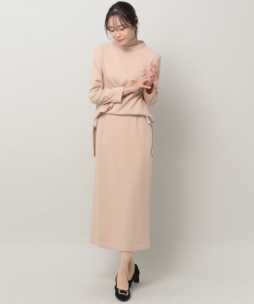 Elura(エルーラ)の「ラクに着るセレモニーモックチュニック(Tシャツ/カットソー・レディース・ブラック/ピンクベージュ/ネイビー・SMALL/MEDIUM/LARGE)」の17枚目の写真