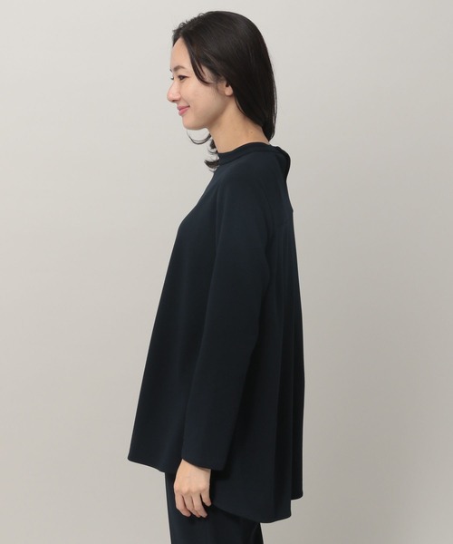 Elura(エルーラ)の「ラクに着るセレモニーモックチュニック(Tシャツ/カットソー・レディース・ブラック/ピンクベージュ/ネイビー・SMALL/MEDIUM/LARGE)」の12枚目の写真