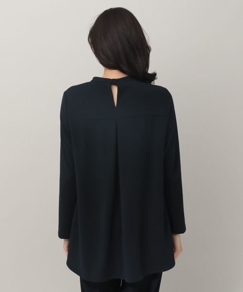 Elura(エルーラ)の「ラクに着るセレモニーモックチュニック(Tシャツ/カットソー・レディース・ブラック/ピンクベージュ/ネイビー・SMALL/MEDIUM/LARGE)」の9枚目の写真