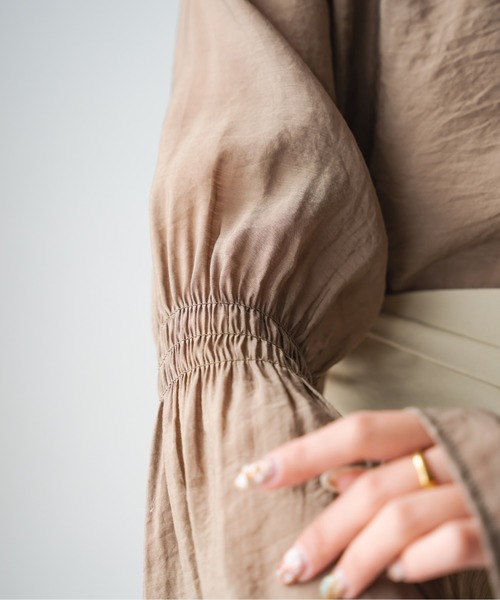 Ambre Ciel（アンブルシエル）の「シアーフレアスリーブブラウス／【WEB/EC限定商品】（シャツ/ブラウス・レディース・ブラック/アイボリー/モカ・FREE）」の17枚目の写真