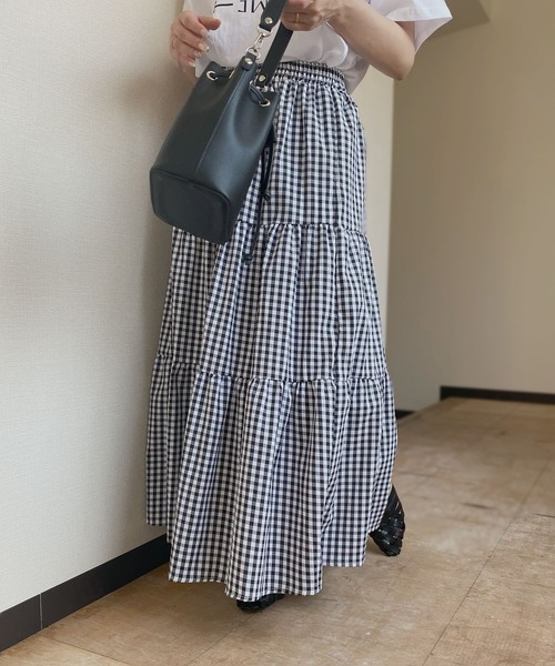 Reurie'(レウリィ)の「【ZOZO限定】ギンガムチェックスカート / ティアード フレア ロングスカート ロング丈 モノトーン ガーリー 大人カジュアル バレエコア ブラック ホワイト 白 黒 ウエストゴム(スカート・レディース・ブラック・FREE)」の7枚目の写真