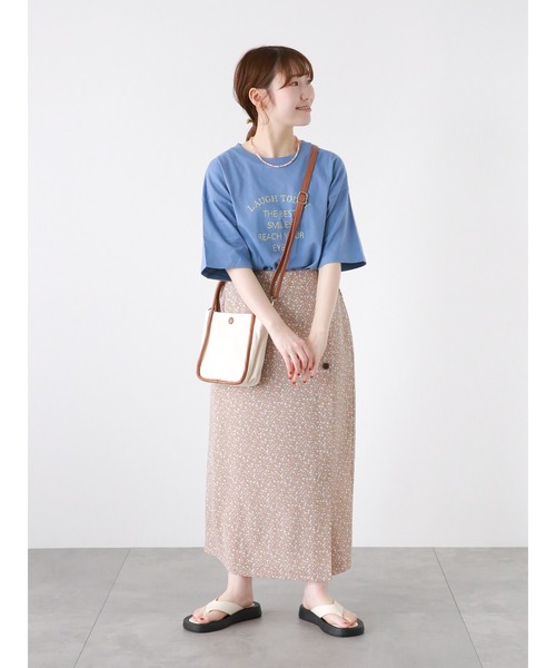 ehka sopo（エヘカソポ）の「ロゴ刺繍Tシャツ（Tシャツ/カットソー・レディース・ブラック/サックスブルー/オフホワイト・F）」の19枚目の写真