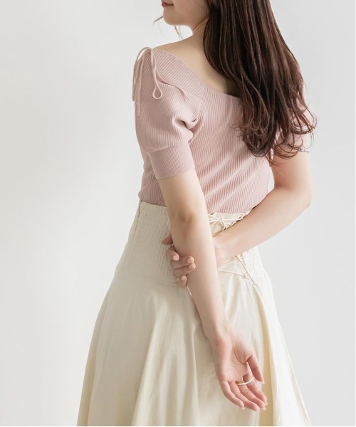 RANDA(ランダ)の「肩リボンボリュームスリーブマルチWAYニット(ニット/セーター・レディース・ベージュ/ピンク/グレイッシュベージュ・FREE)」の14枚目の写真