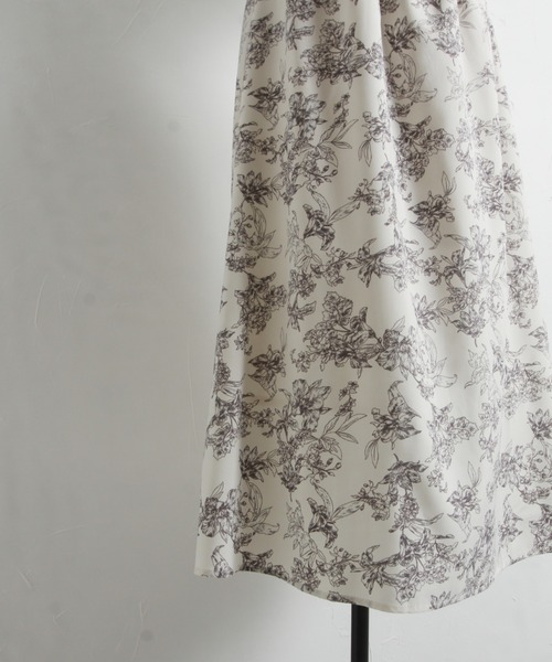 tocco closet(トッコ クローゼット)の「【ZOZO限定】りぼん付きケープライクトワルドジュイプリントワンピース(ワンピース・レディース・オフホワイト/アイボリー・M)」の13枚目の写真