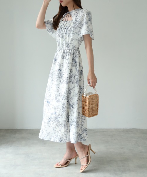 tocco closet(トッコ クローゼット)の「【ZOZO限定】りぼん付きケープライクトワルドジュイプリントワンピース(ワンピース・レディース・オフホワイト/アイボリー・M)」の17枚目の写真