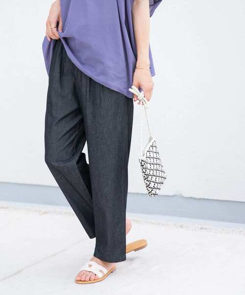 URBAN RESEARCH DOORS（アーバンリサーチドアーズ）の「ライトデニムタックイージーパンツ（デニムパンツ・レディース・ブラック/インディゴブルー・MEDIUM）」の5枚目の写真