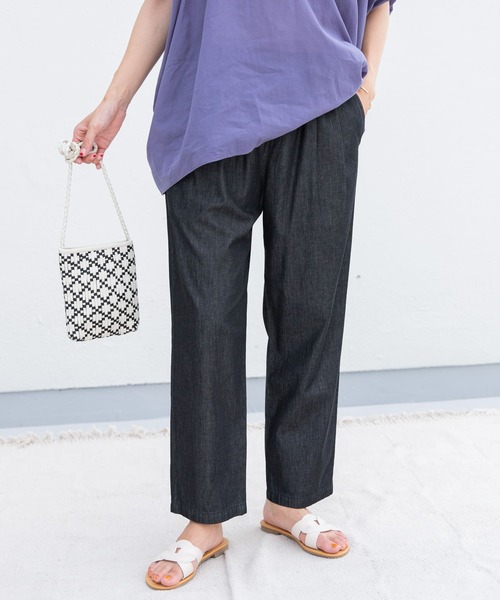 URBAN RESEARCH DOORS（アーバンリサーチドアーズ）の「ライトデニムタックイージーパンツ（デニムパンツ・レディース・ブラック/インディゴブルー・MEDIUM）」の9枚目の写真