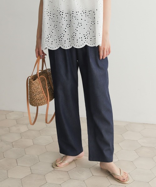 URBAN RESEARCH DOORS（アーバンリサーチドアーズ）の「ライトデニムタックイージーパンツ（デニムパンツ・レディース・ブラック/インディゴブルー・MEDIUM）」の13枚目の写真