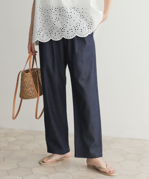 URBAN RESEARCH DOORS（アーバンリサーチドアーズ）の「ライトデニムタックイージーパンツ（デニムパンツ・レディース・ブラック/インディゴブルー・MEDIUM）」の14枚目の写真