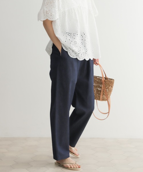 URBAN RESEARCH DOORS（アーバンリサーチドアーズ）の「ライトデニムタックイージーパンツ（デニムパンツ・レディース・ブラック/インディゴブルー・MEDIUM）」の18枚目の写真