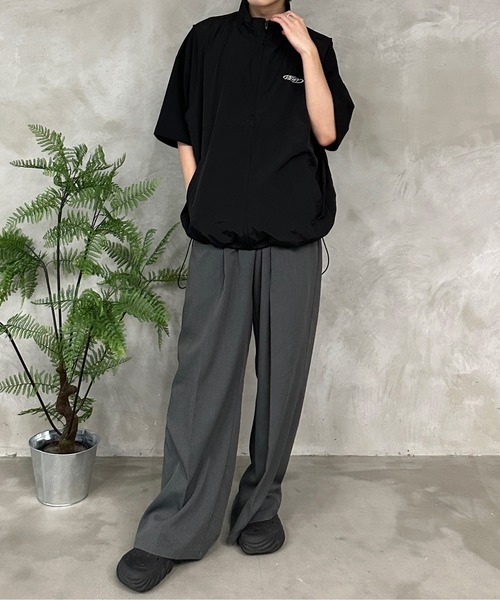 kutir(クティール)の「【M,L 2サイズ展開】刺繍ロゴナイロンベスト(ベスト・レディース・スモークグレー/ブラック/カーキ・LARGE/MEDIUM)」の10枚目の写真