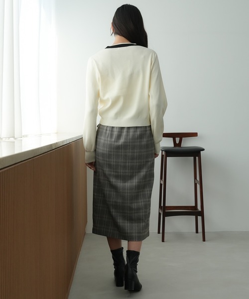 TRUDEA（トルディア）の「スポンディッシュ配色Vネックカーディガン（カーディガン/ボレロ・レディース・ブラック/アイボリー・MEDIUM/LARGE）」の4枚目の写真