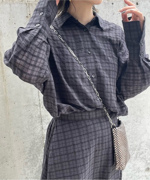 y/m by misato（イムバイミサト）の「シアーサッカーチェックシャツ（シャツ/ブラウス・レディース・ブルー/チャコールグレー・FREE）」の6枚目の写真