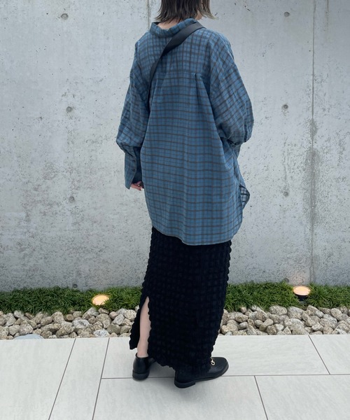 y/m by misato（イムバイミサト）の「シアーサッカーチェックシャツ（シャツ/ブラウス・レディース・ブルー/チャコールグレー・FREE）」の16枚目の写真