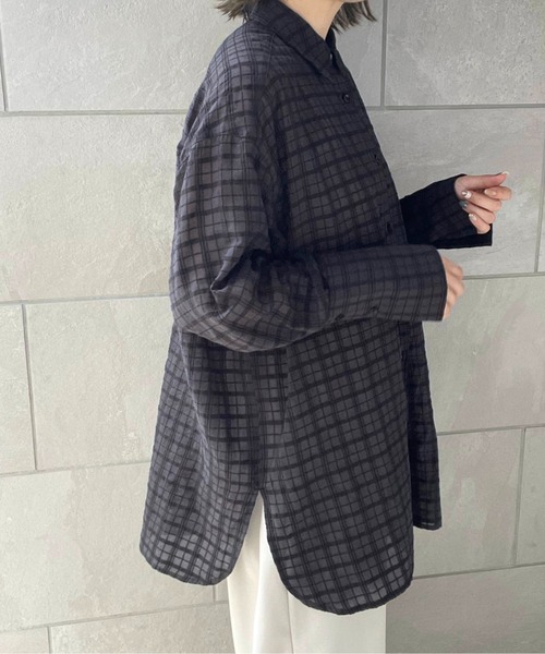 y/m by misato（イムバイミサト）の「シアーサッカーチェックシャツ（シャツ/ブラウス・レディース・ブルー/チャコールグレー・FREE）」の9枚目の写真