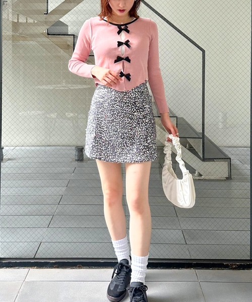 ENLIKE(エンリケ)の「スパンコールミニスカート(スカート・レディース・グレー/ブラック・S/M)」の11枚目の写真