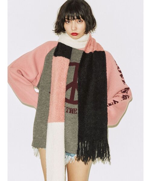 jouetie（ジュエティ）の「ボリュームニットマフラー（マフラー・レディース・ブラック/カーキ/パープル・FREE）」の5枚目の写真