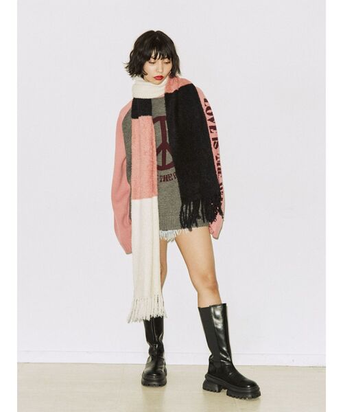 jouetie（ジュエティ）の「ボリュームニットマフラー（マフラー・レディース・ブラック/カーキ/パープル・FREE）」の9枚目の写真