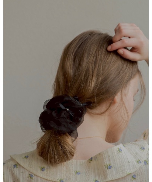 JUMELLE（ジュメロ）の「organdy ribbon shushu（シュシュ・レディース・アイボリー/ブラック・FREE）」の6枚目の写真