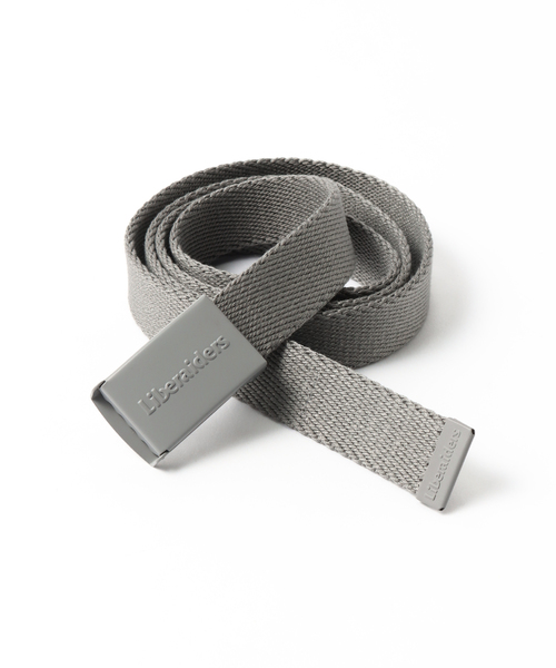 Liberaiders（リベレイダース）の「【Liberaiders / リベレイダース】EMBOSS LOGO BELT（ベルト・メンズ・チャコールグレー/ブラック・FREE）」の2枚目の写真