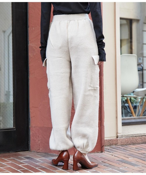 Settimissimo（セッティミッシモ）の「アルパカタッチ ニット カーゴパンツ ニットパンツ（カーゴパンツ・レディース・アイボリー/グレー・FREE）」の7枚目の写真