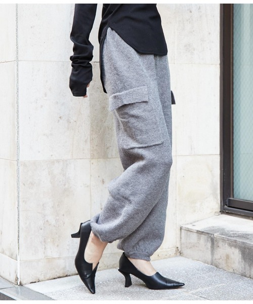 Settimissimo（セッティミッシモ）の「アルパカタッチ ニット カーゴパンツ ニットパンツ（カーゴパンツ・レディース・アイボリー/グレー・FREE）」の12枚目の写真