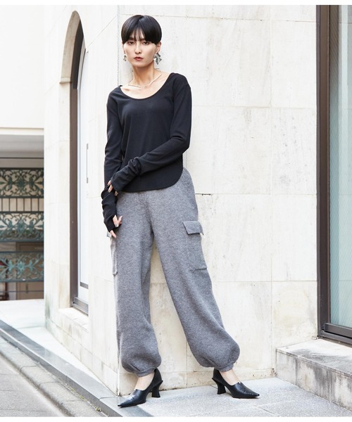 Settimissimo（セッティミッシモ）の「アルパカタッチ ニット カーゴパンツ ニットパンツ（カーゴパンツ・レディース・アイボリー/グレー・FREE）」の14枚目の写真
