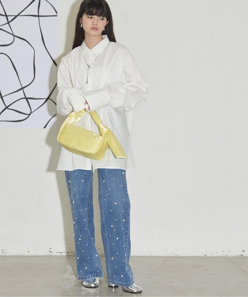 THE YOn(ザヨン)の「シャイニーナイロンノットハンドルパフバッグ(ハンドバッグ・レディース・ホワイト/シルバー/ピンク/イエロー・FREE)」の11枚目の写真