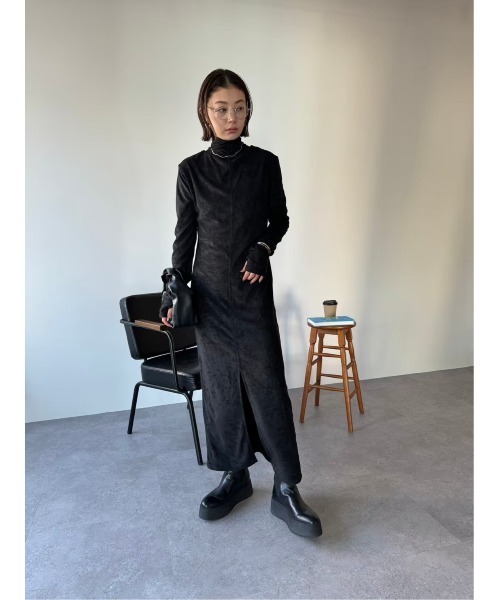 HANNE(アン)の「ハイネックパイルロングワンピース(ワンピース・レディース・ブラック/グレー・FREE)」の3枚目の写真