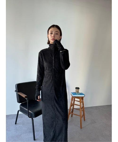 HANNE(アン)の「ハイネックパイルロングワンピース(ワンピース・レディース・ブラック/グレー・FREE)」の12枚目の写真