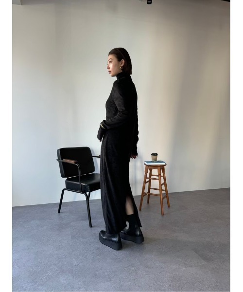 HANNE(アン)の「ハイネックパイルロングワンピース(ワンピース・レディース・ブラック/グレー・FREE)」の15枚目の写真