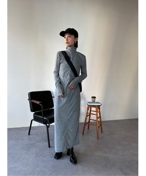 HANNE(アン)の「ハイネックパイルロングワンピース(ワンピース・レディース・ブラック/グレー・FREE)」の19枚目の写真