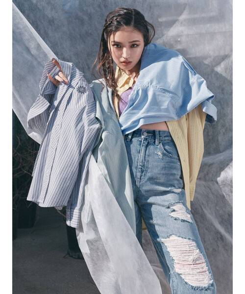 EVRIS（エヴリス）の「SUNNYストライプオーバーサイズシャツ