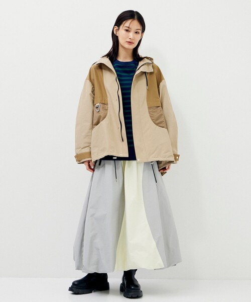 CITY TOKYO（シティトウキョウ）の「カーブポケットオーバーサイズマウンテンパーカー（ブルゾン・レディース・ベージュ/ブラック・2/1）」の9枚目の写真