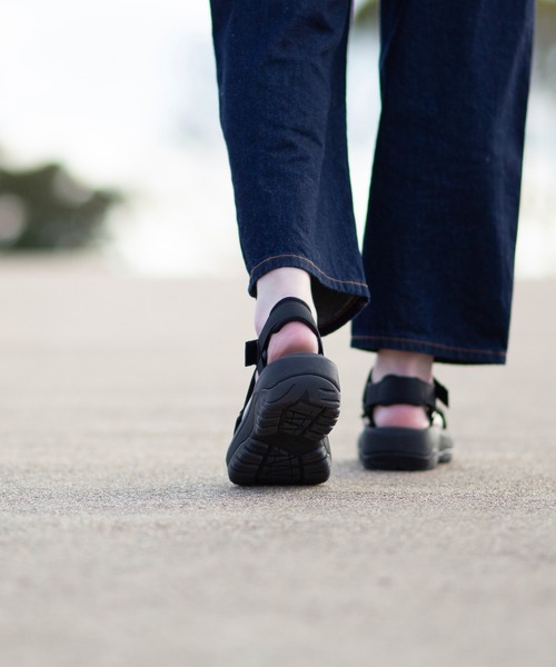 welleg（ウェレッグ）の「厚底 ベルクロ スポーツサンダル（サンダル・レディース・ブラック/ピンクベージュ/アイボリー・3L/LL/L/M/S）」の11枚目の写真