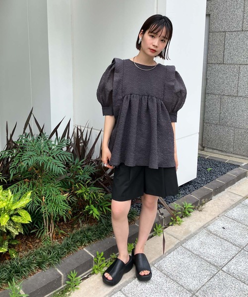 KBF(ケイビーエフ)の「シアーブークレブラウス(シャツ/ブラウス・レディース・アイボリー/ブルー/チャコールグレー・ONE)」の22枚目の写真