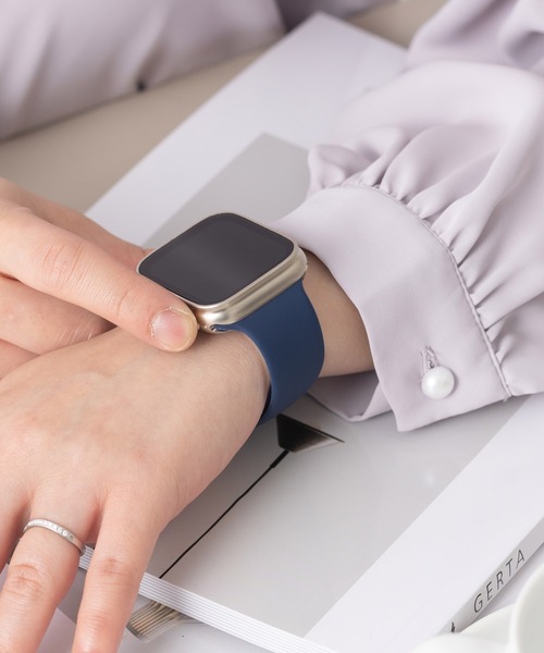 emonique(エモニーク)の「シリコン製 Apple Watch バンド スマートウォッチバンド【38/40/41/42/44/45/49mm対応】(デジタル腕時計・メンズ・フューシャピンク/イエロー/ピンク/ネイビー/ブラック/ホワイト/ダークパープル/ライトグレー/ダークグレー/ミント/フレッシュイエロー/レモンイエロー・42/38)」の6枚目の写真