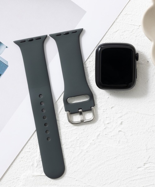 emonique(エモニーク)の「シリコン製 Apple Watch バンド スマートウォッチバンド【38/40/41/42/44/45/49mm対応】(デジタル腕時計・メンズ・フューシャピンク/イエロー/ピンク/ネイビー/ブラック/ホワイト/ダークパープル/ライトグレー/ダークグレー/ミント/フレッシュイエロー/レモンイエロー・42/38)」の4枚目の写真