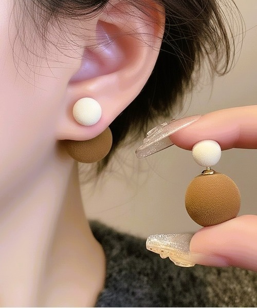 tood.(トード)の「【tood.】お気に入り10,000人突破!キャンディーピアス(ピアス(両耳用)・レディース・パープル/マスタード/ホワイト系/モスグリーン/グレー系/バーガンディー/ホワイト系2/パープル系1/シルバー系/ブラック/ブラック系1/クリアグリーン/サックスブルー系1/レッド系1/ブラウン系1/ワイン系1/ブルー系1/レッド・FREE)」の7枚目の写真